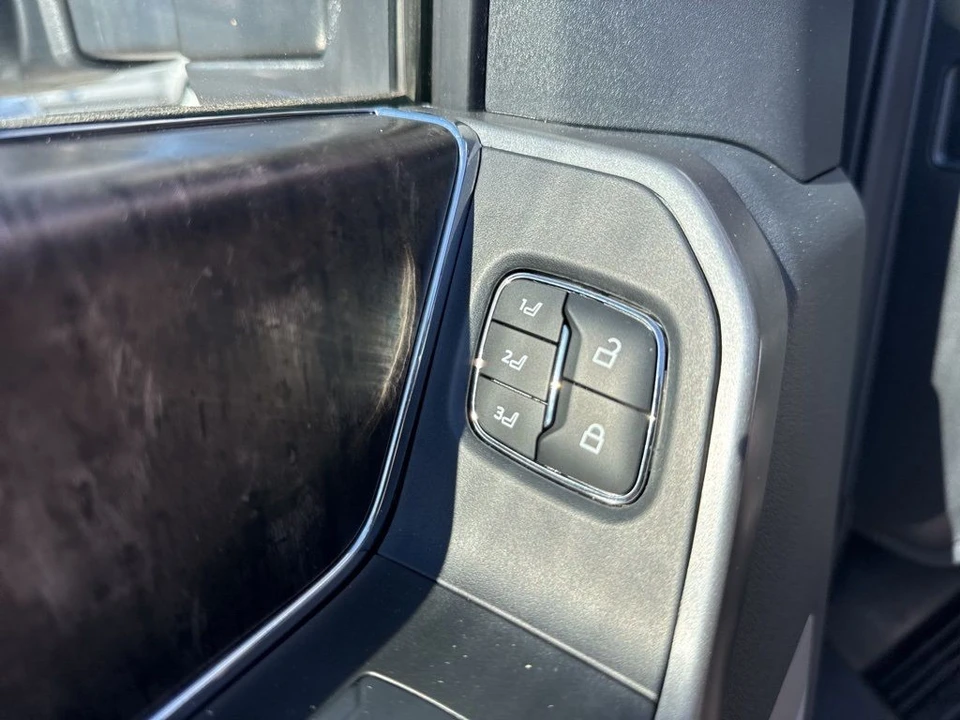2025 Ford Super Duty 5th Gen - Image 11 of 12