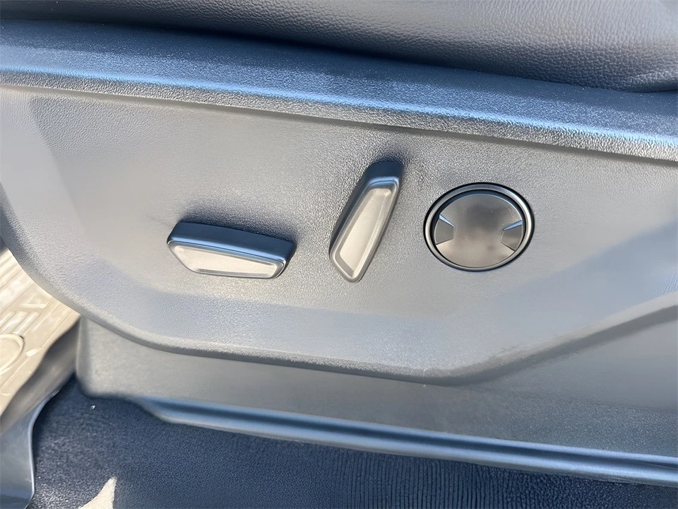 2025 Ford Super Duty 5th Gen - Image 10 of 12