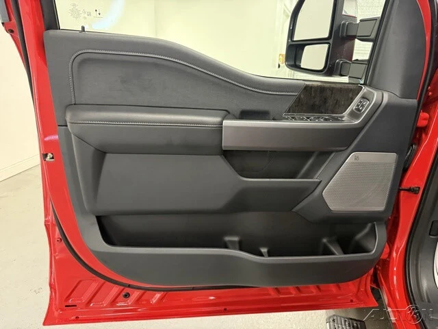 2025 Ford Super Duty 5th Gen - Image 11 of 12