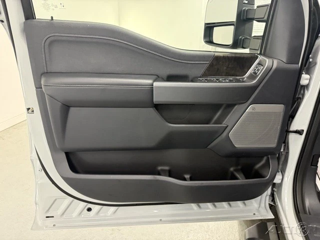 2025 Ford Super Duty 5th Gen - Image 10 of 12