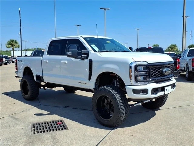 2025 Ford Super Duty 5th Gen - Image 9 of 10