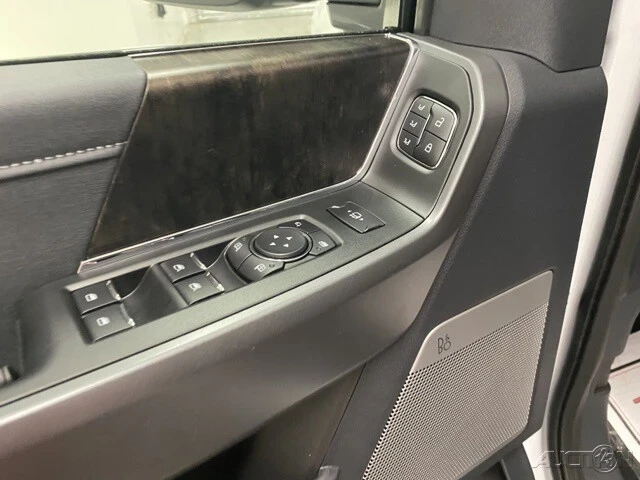 2025 Ford Super Duty 5th Gen - Image 11 of 12