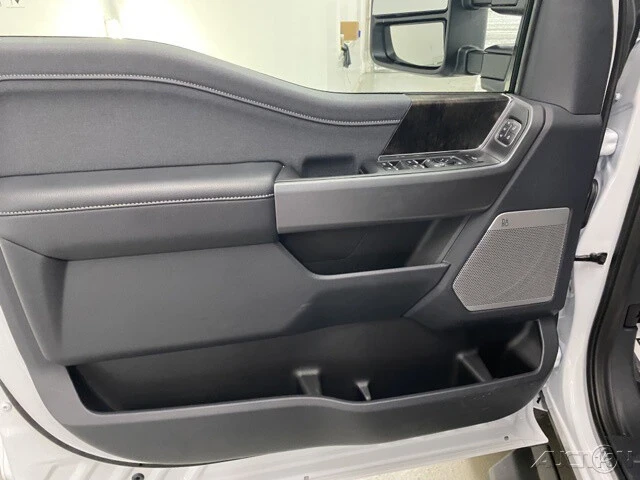 2025 Ford Super Duty 5th Gen - Image 10 of 12