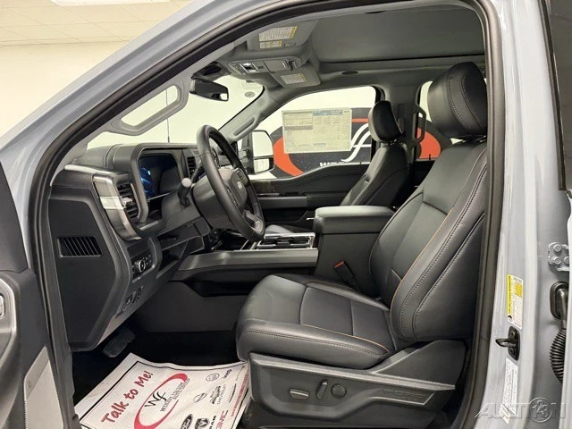 2025 Ford Super Duty 5th Gen - Image 8 of 12
