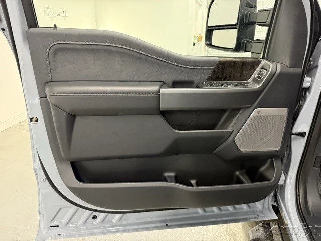 2025 Ford Super Duty 5th Gen - Image 11 of 12