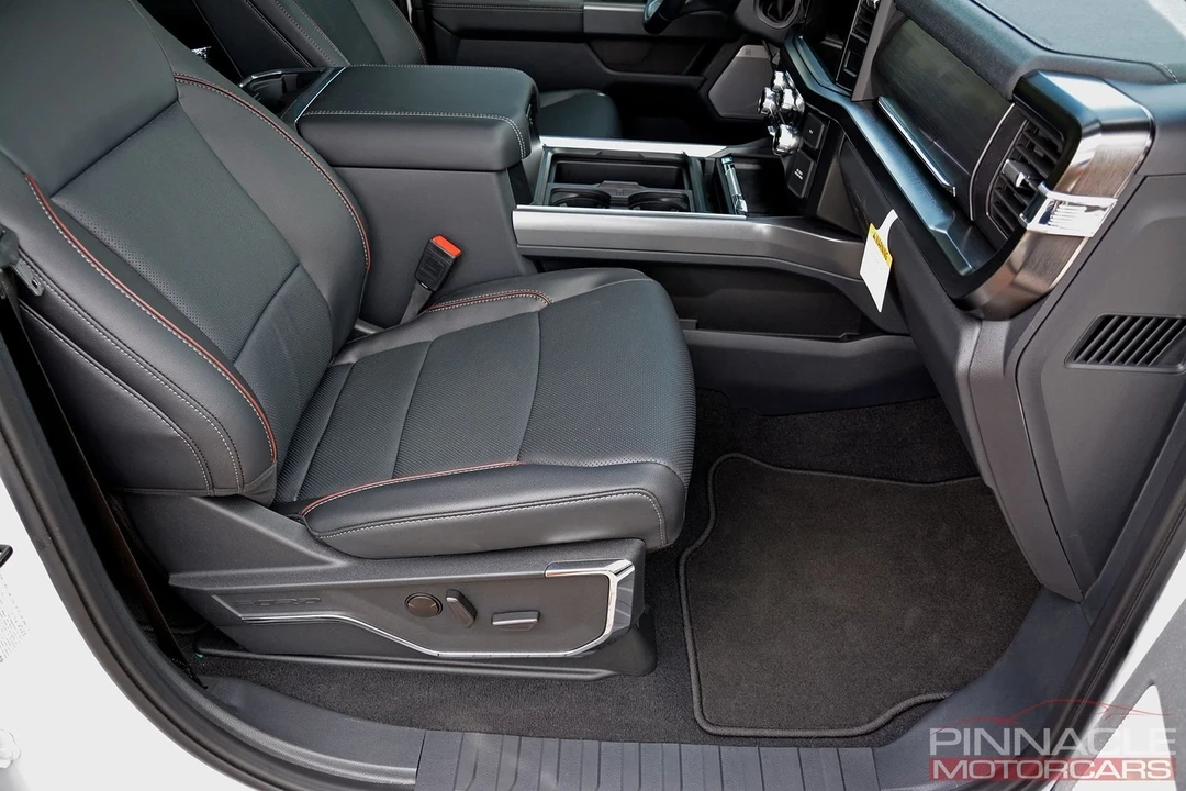 2025 Ford Super Duty 5th Gen - Image 17 of 21