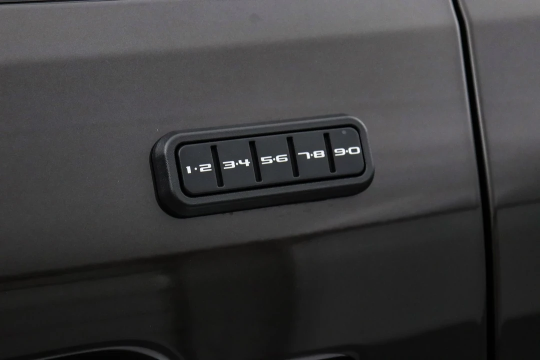 2025 Ford Super Duty 4th Gen - Image 13 of 21