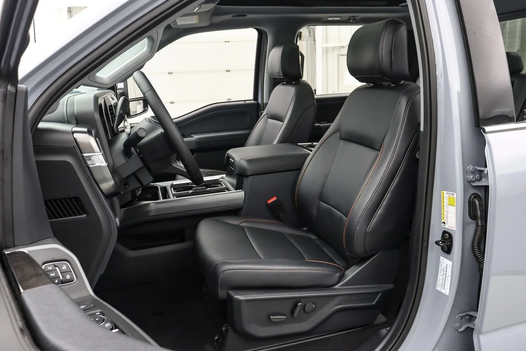 2025 Ford Super Duty 5th Gen - Image 15 of 21