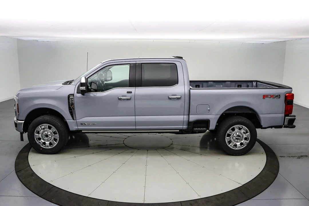 2025 Ford Super Duty 5th Gen - Image 9 of 21