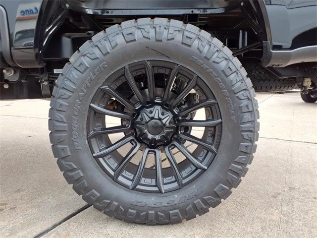 2025 Ford Super Duty 5th Gen - Image 5 of 10