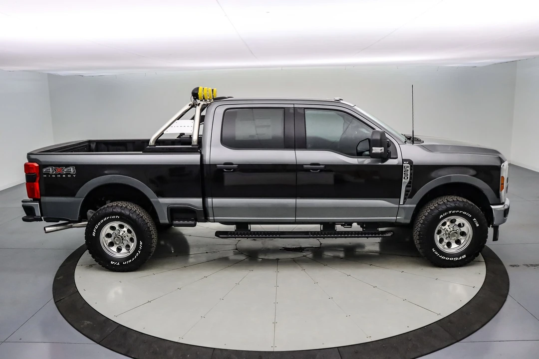 2025 Ford Super Duty 5th Gen - Image 5 of 21