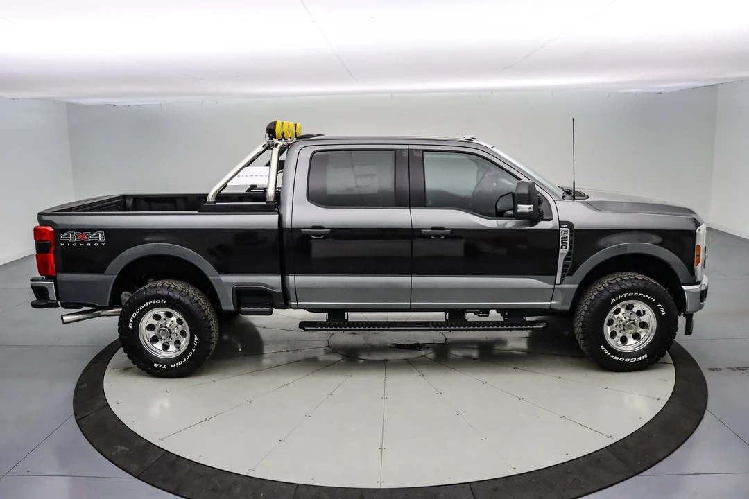 2025 Ford Super Duty 5th Gen - Image 5 of 21