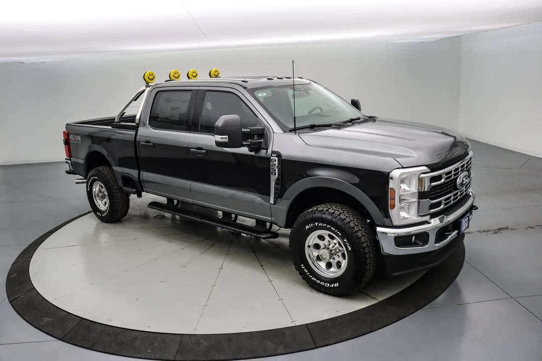 2025 Ford Super Duty 5th Gen - Image 4 of 21