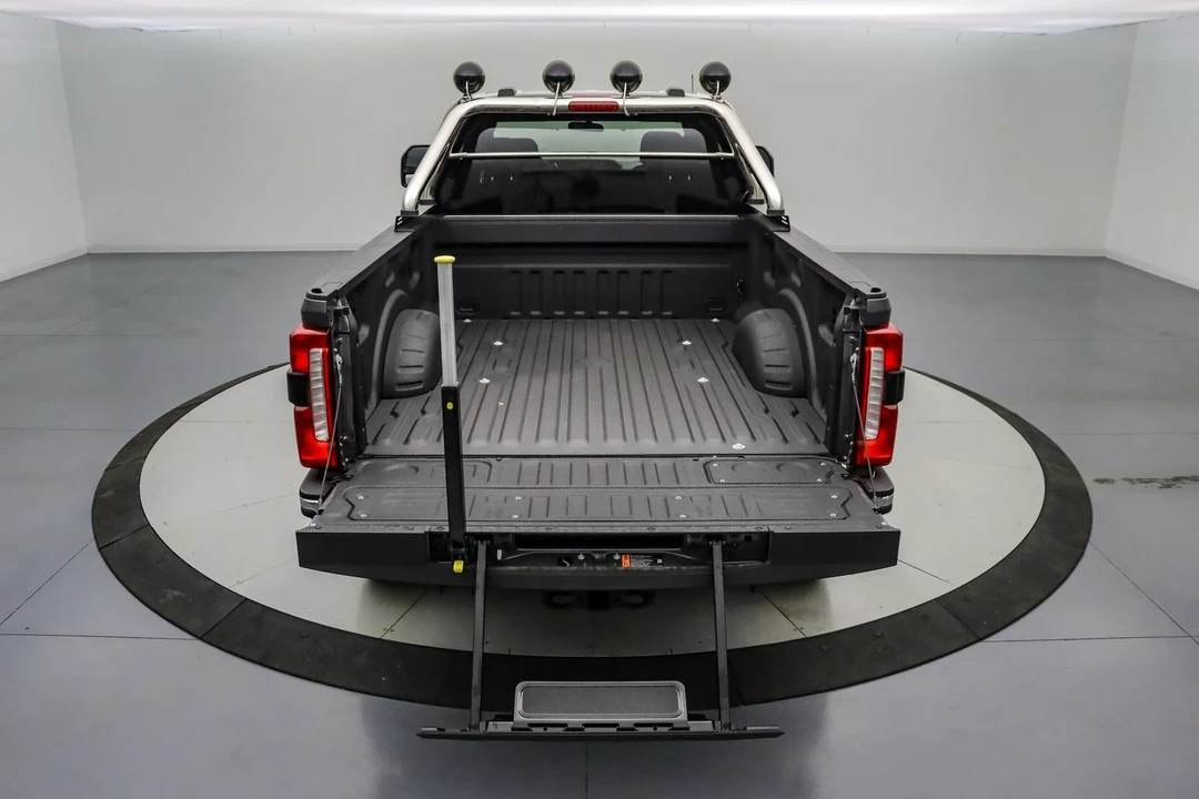2025 Ford Super Duty 5th Gen - Image 8 of 21