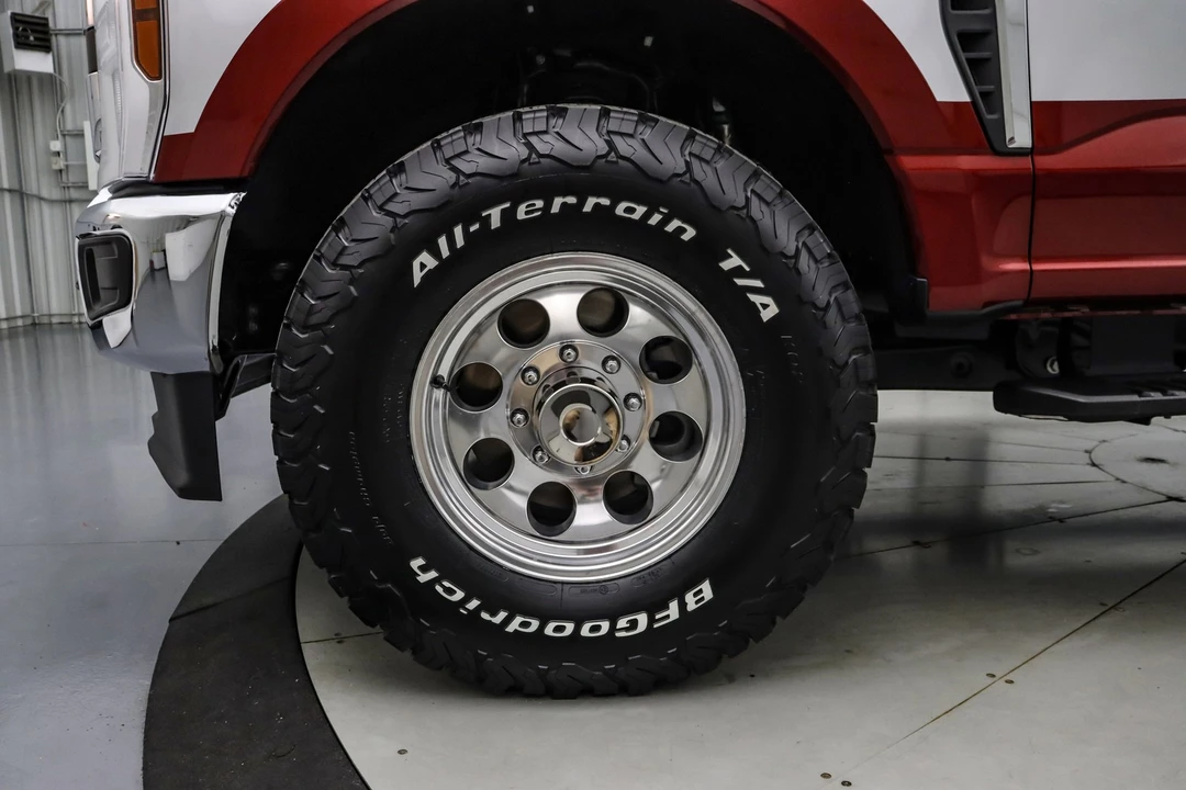 2025 Ford Super Duty 5th Gen - Image 13 of 21