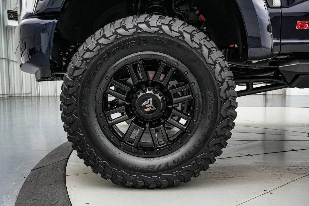 2025 Ford Super Duty 5th Gen - Image 13 of 21