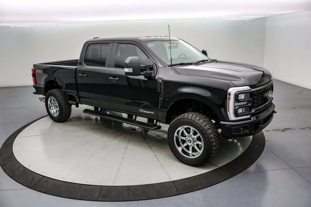 2025 Ford Super Duty 5th Gen - Image 2 of 21