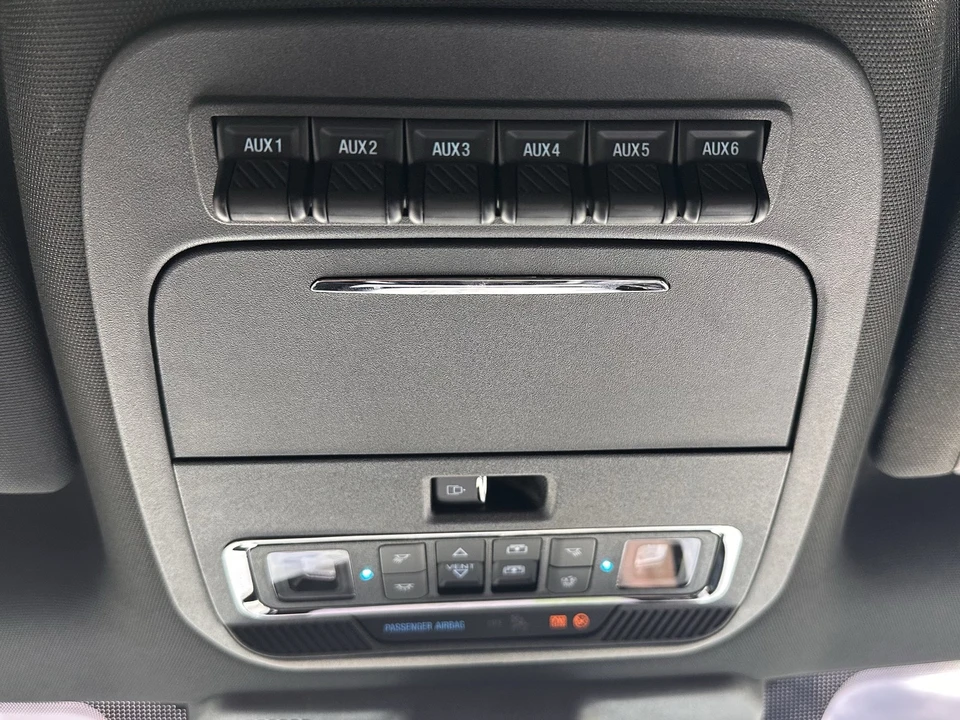 2025 Ford Super Duty 5th Gen - Image 28 of 31