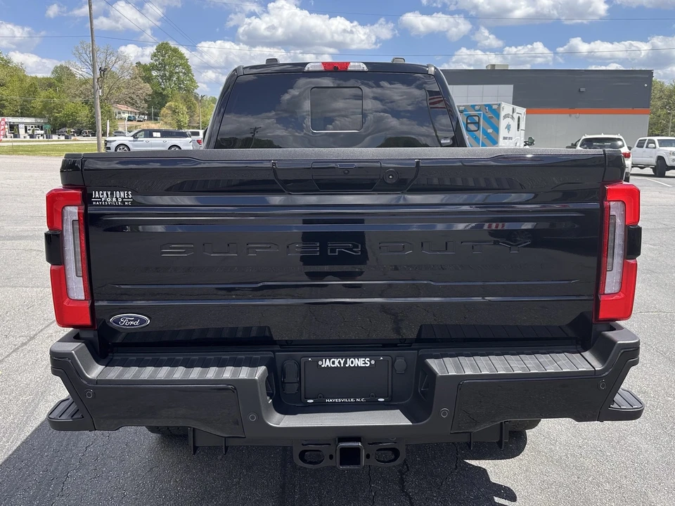 2025 Ford Super Duty 5th Gen - Image 6 of 31