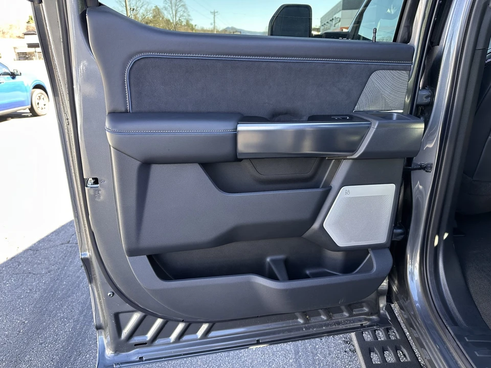 2025 Ford Super Duty 5th Gen - Image 12 of 12