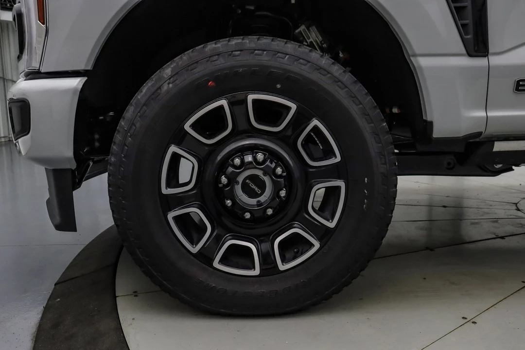 2025 Ford Super Duty 5th Gen - Image 12 of 21