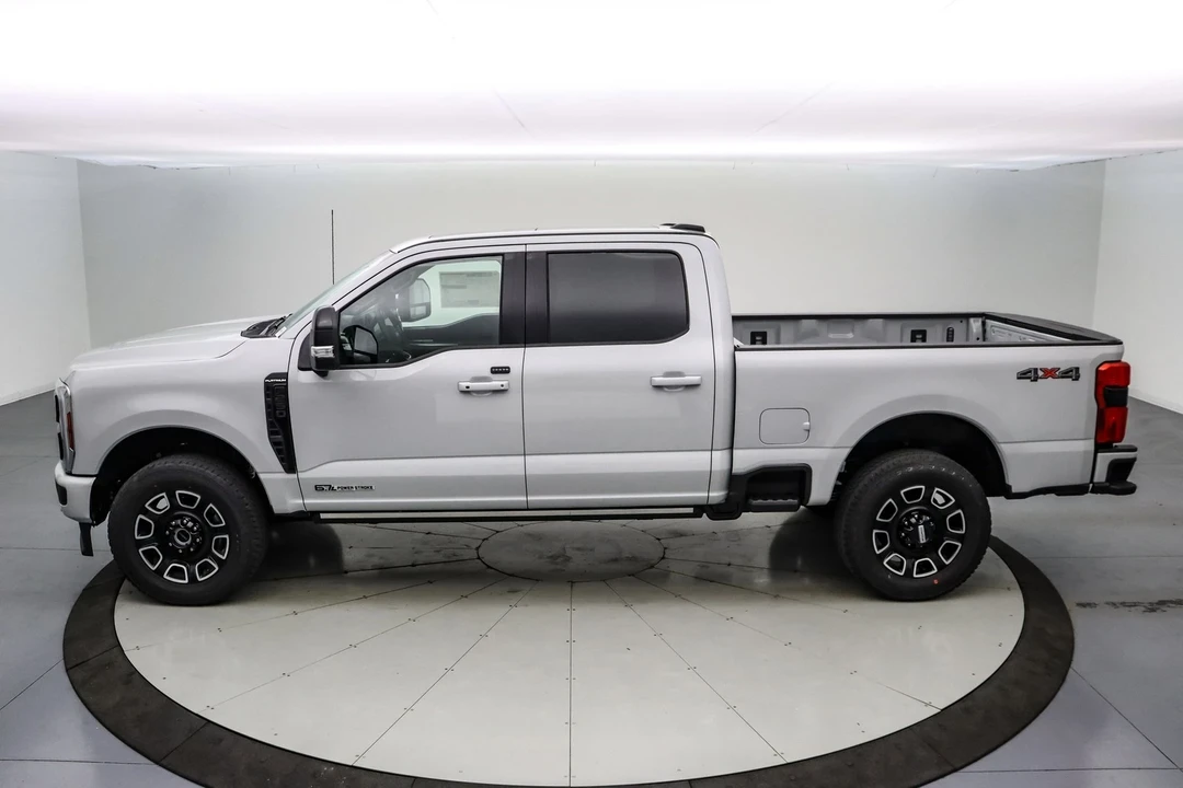 2025 Ford Super Duty 5th Gen - Image 9 of 21