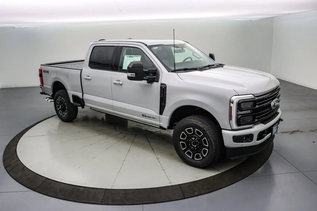 2025 Ford Super Duty 5th Gen - Image 2 of 21