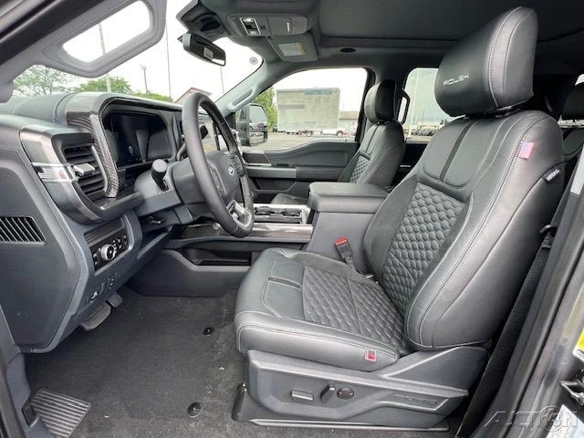 2025 Ford Super Duty 5th Gen - Image 14 of 21