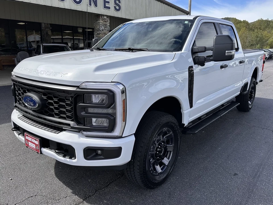 2025 Ford Super Duty 5th Gen - Image 2 of 21