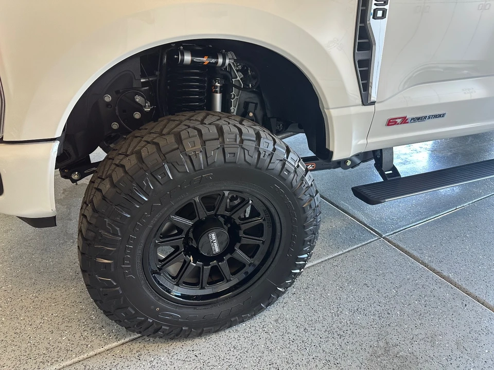 2025 Ford Super Duty 5th Gen - Image 16 of 21