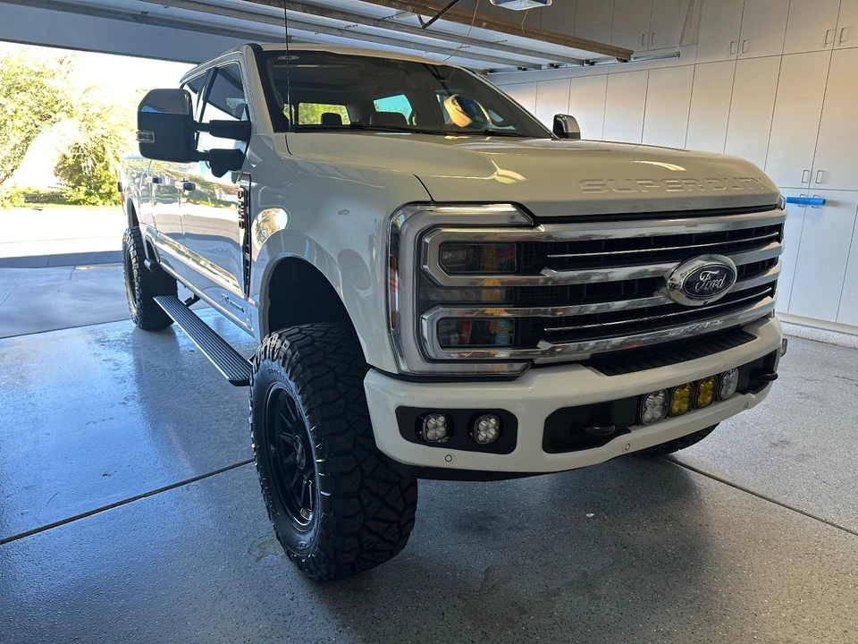 2025 Ford Super Duty 5th Gen - Image 15 of 21