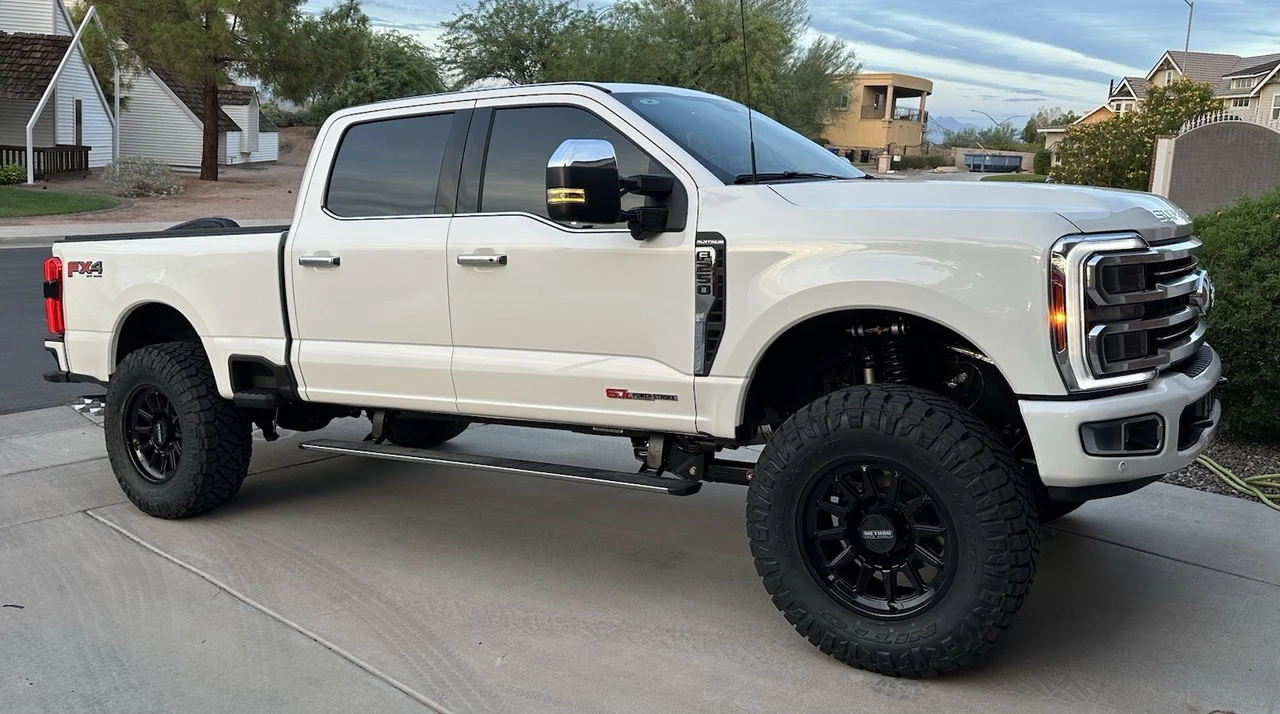 2025 Ford Super Duty 5th Gen - Image 2 of 21