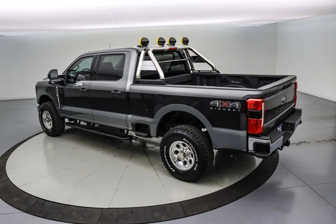2025 Ford Super Duty 5th Gen - Image 9 of 21