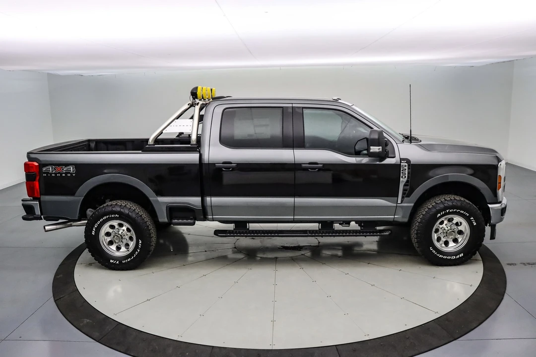 2025 Ford Super Duty 5th Gen - Image 5 of 21