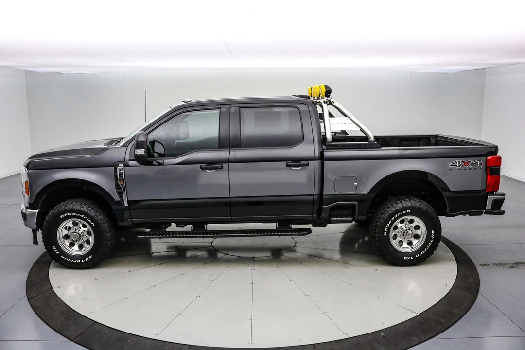 2025 Ford Super Duty 5th Gen - Image 10 of 21