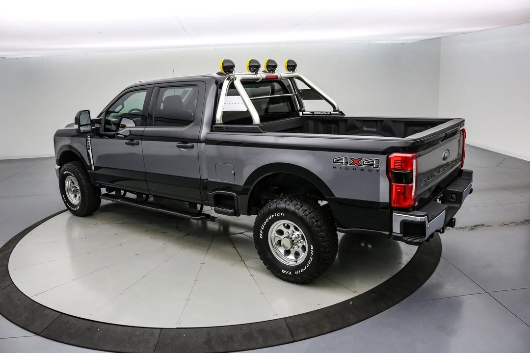 2025 Ford Super Duty 5th Gen - Image 9 of 21