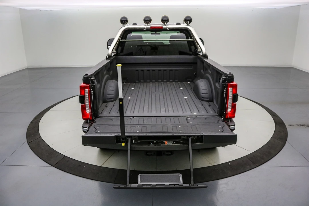 2025 Ford Super Duty 5th Gen - Image 8 of 21
