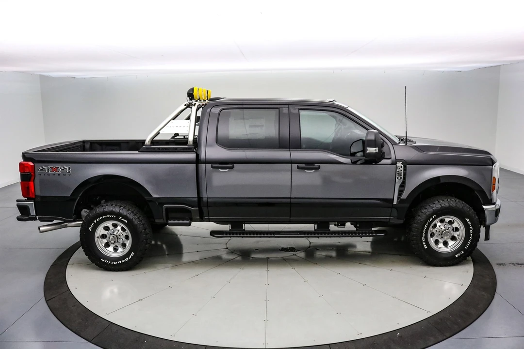 2025 Ford Super Duty 5th Gen - Image 5 of 21