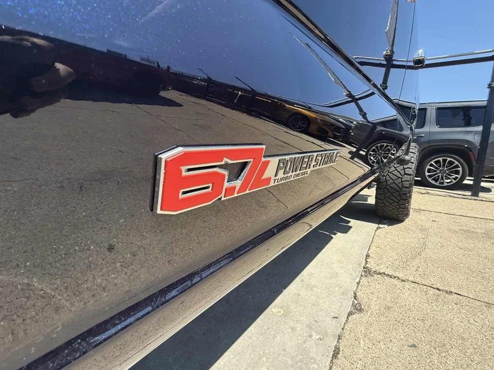 2025 Ford Super Duty 5th Gen - Image 9 of 31