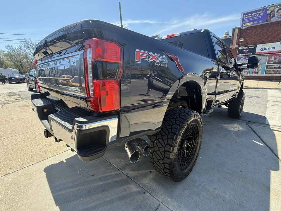 2025 Ford Super Duty 5th Gen - Image 18 of 31