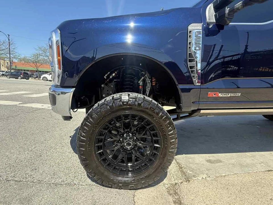 2025 Ford Super Duty 5th Gen - Image 5 of 31
