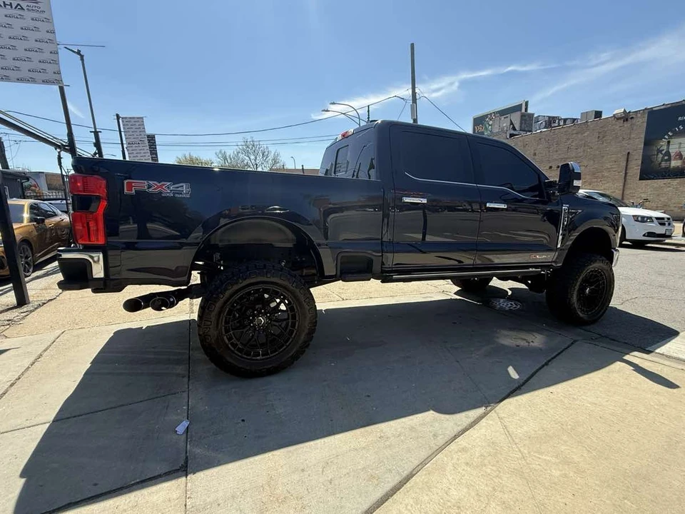 2025 Ford Super Duty 5th Gen - Image 19 of 31