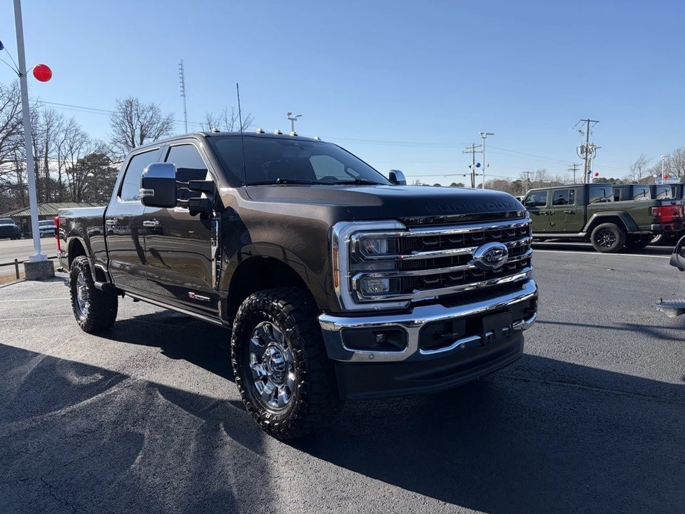 2025 Ford Super Duty 5th Gen - Image 4 of 12