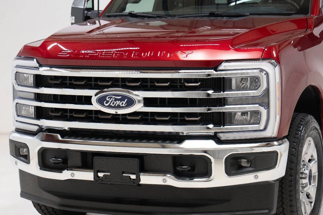 2025 Ford Super Duty 5th Gen - Image 9 of 12
