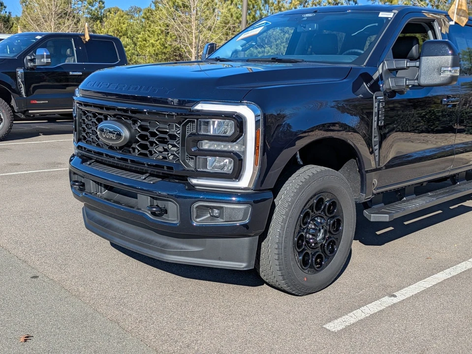 2025 Ford Super Duty 5th Gen - Image 10 of 12