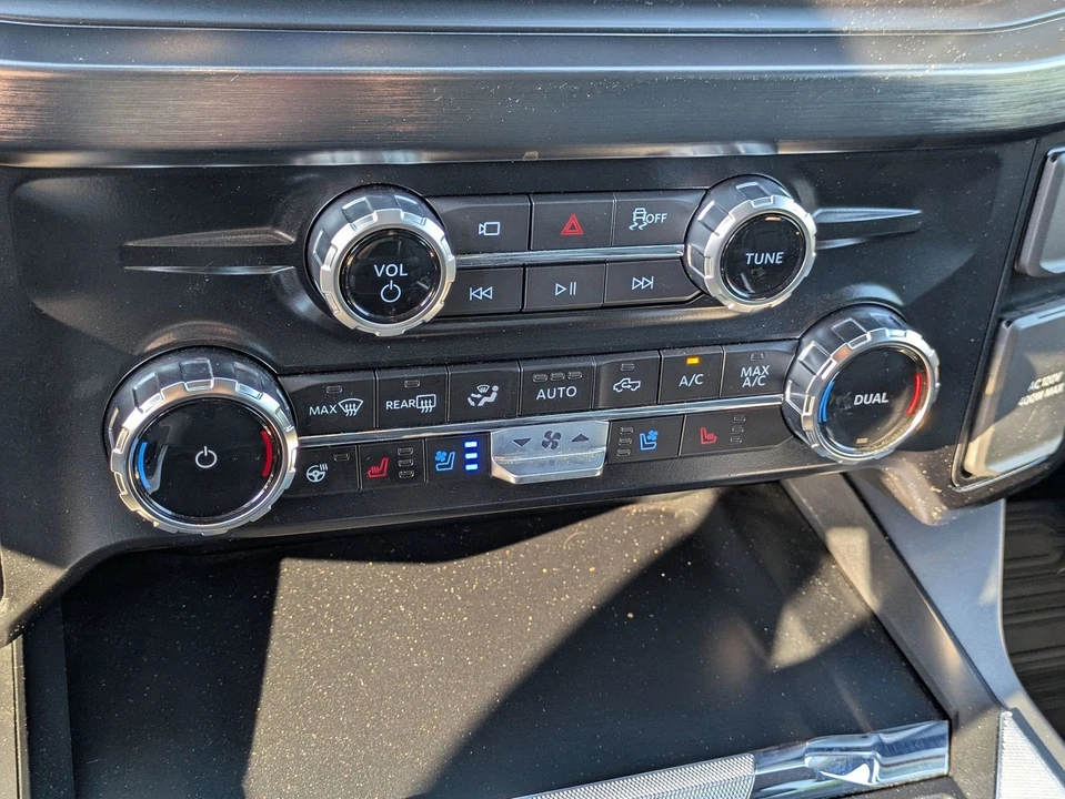 2025 Ford Super Duty 5th Gen - Image 25 of 31
