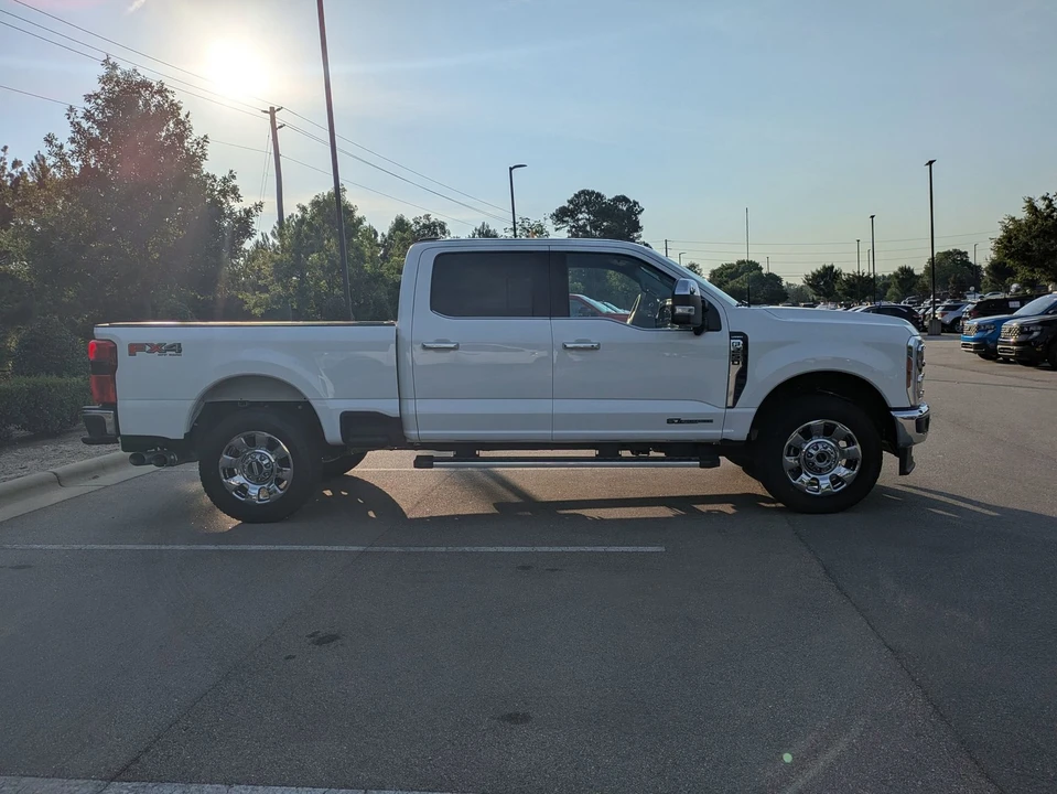 2025 Ford Super Duty 5th Gen - Image 3 of 31