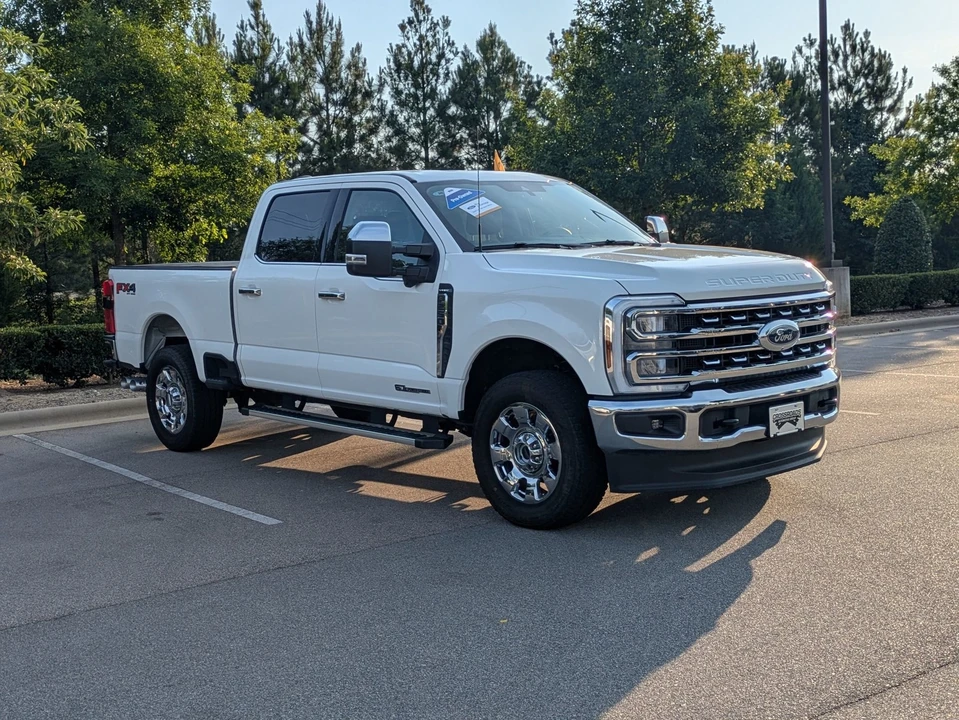 2025 Ford Super Duty 5th Gen - Image 2 of 31