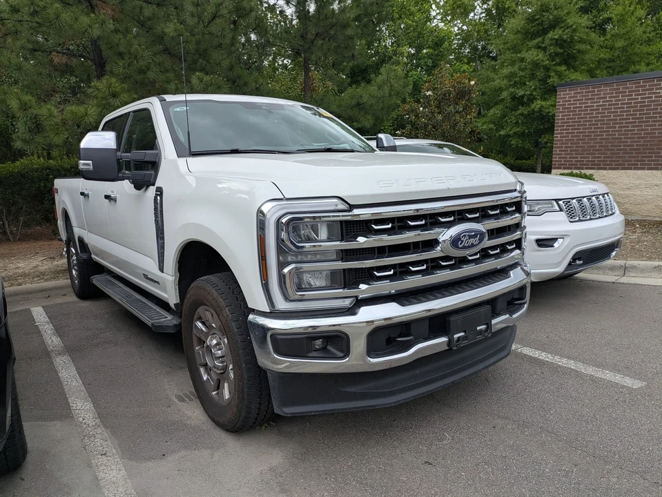 2025 Ford Super Duty 5th Gen - Image 2 of 8