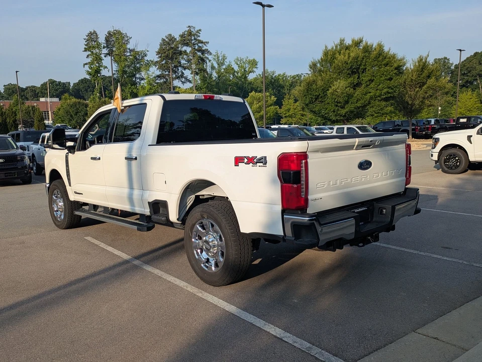 2025 Ford Super Duty 5th Gen - Image 6 of 31